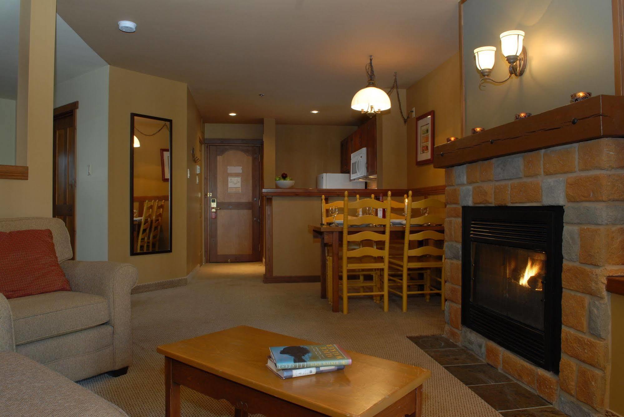 Tour Des Voyageurs Hotell Mont-Tremblant Exteriör bild