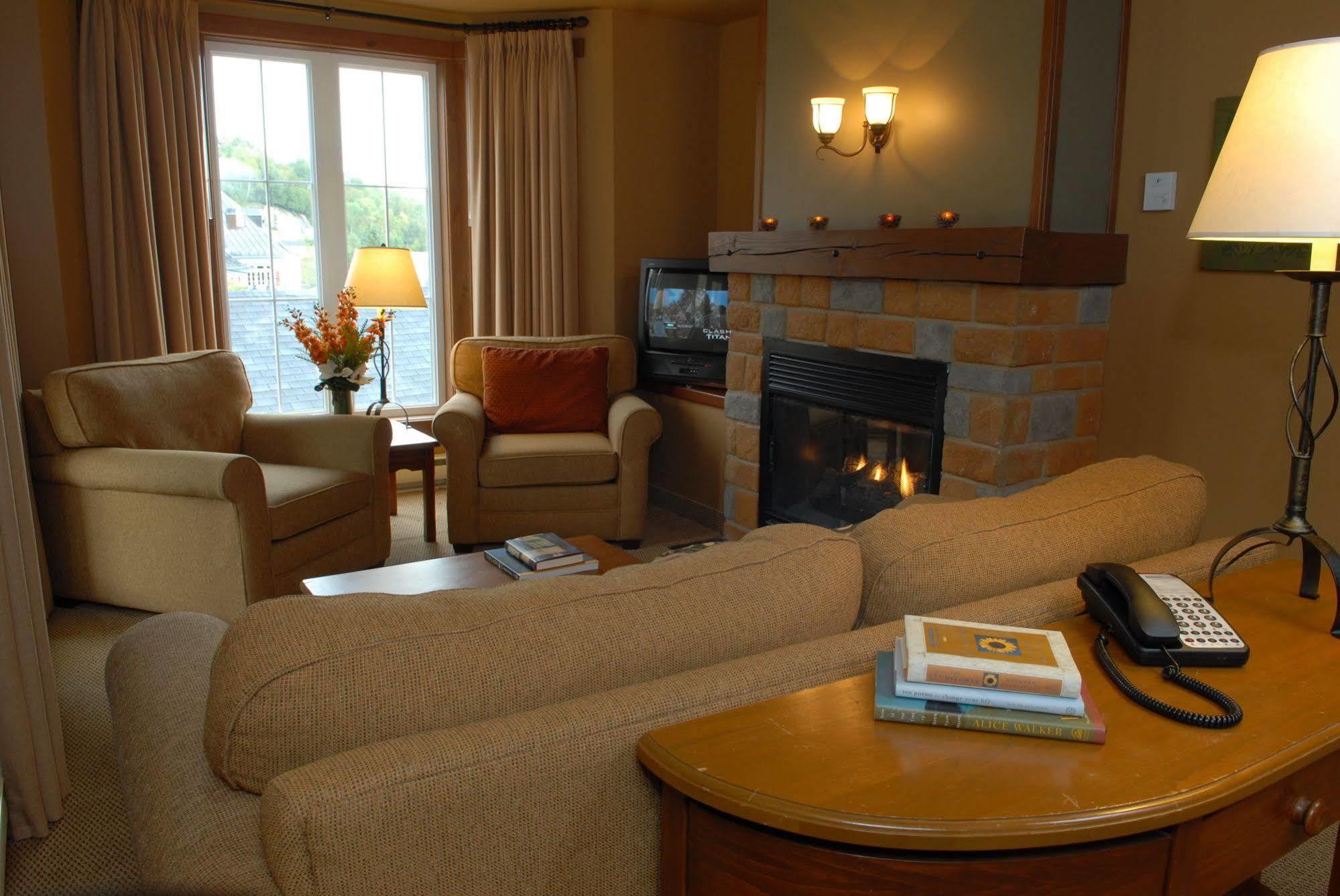 Tour Des Voyageurs Hotell Mont-Tremblant Exteriör bild